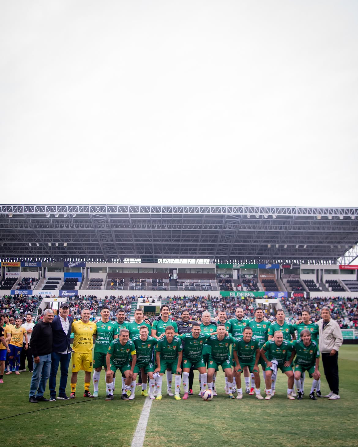 Foto oficial do time do Equador no estádio Tahuichi